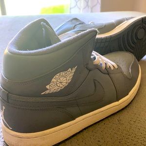 Jordan 1 Retro Mid Cool Grey